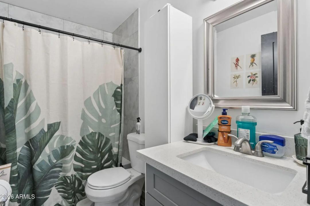 Real Estate Picture 9