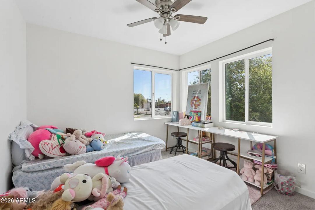 Real Estate Picture 10