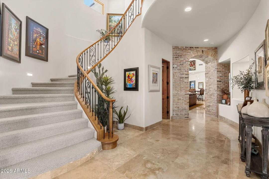 Real Estate Picture 16