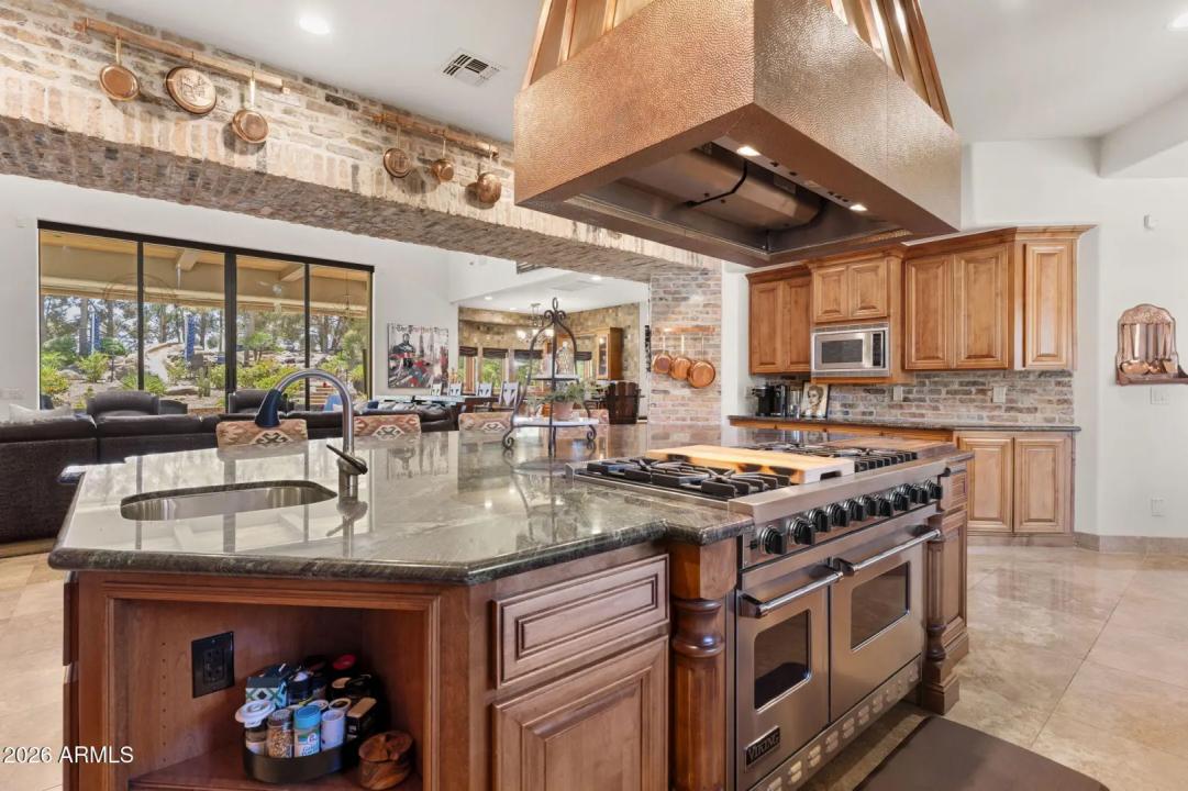 Real Estate Picture 25