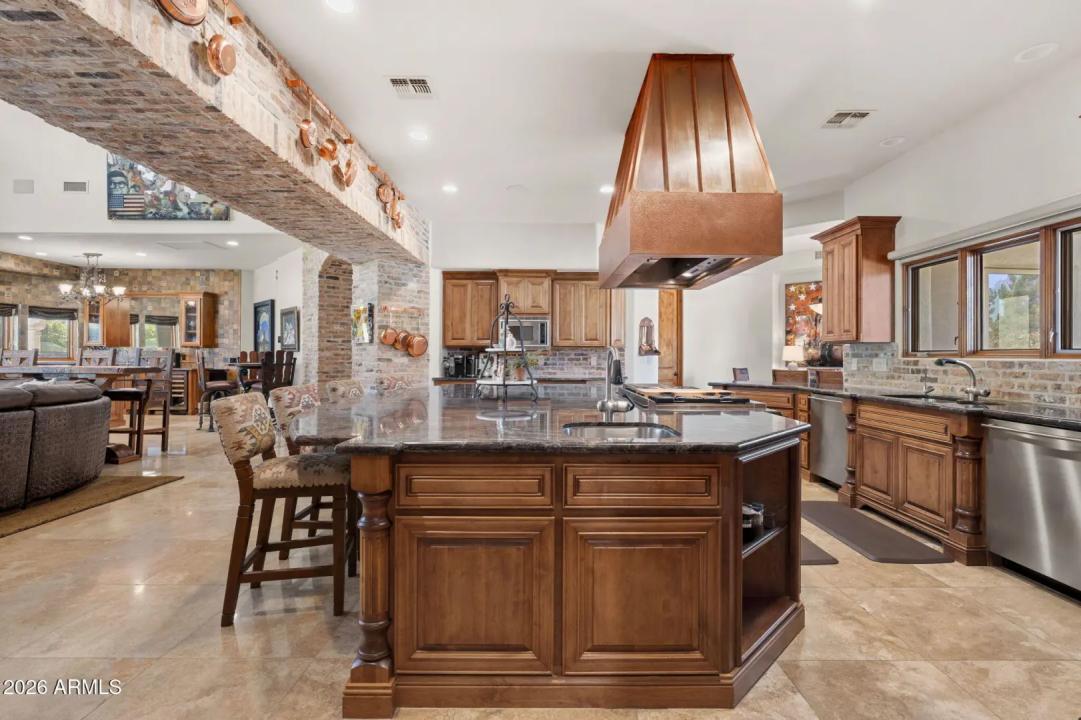 Real Estate Picture 24