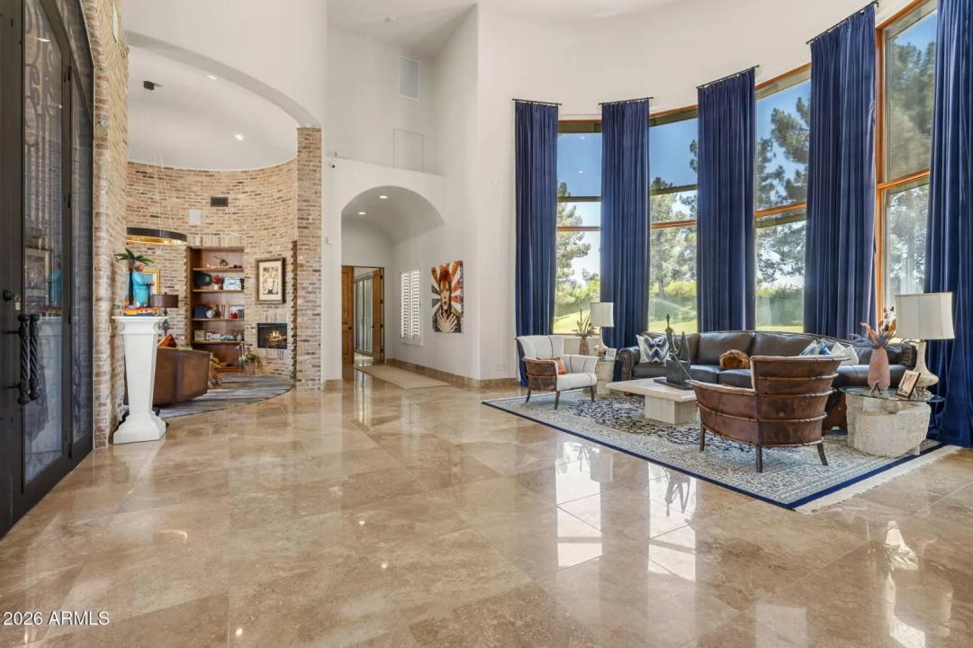 Real Estate Picture 10