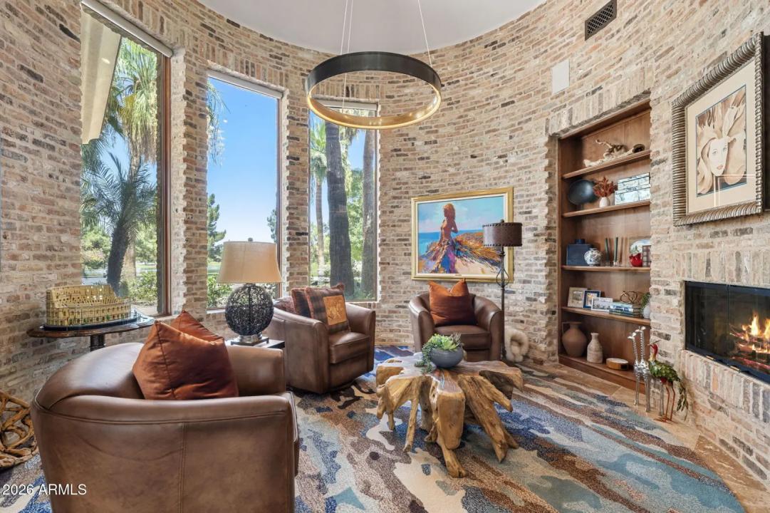 Real Estate Picture 11
