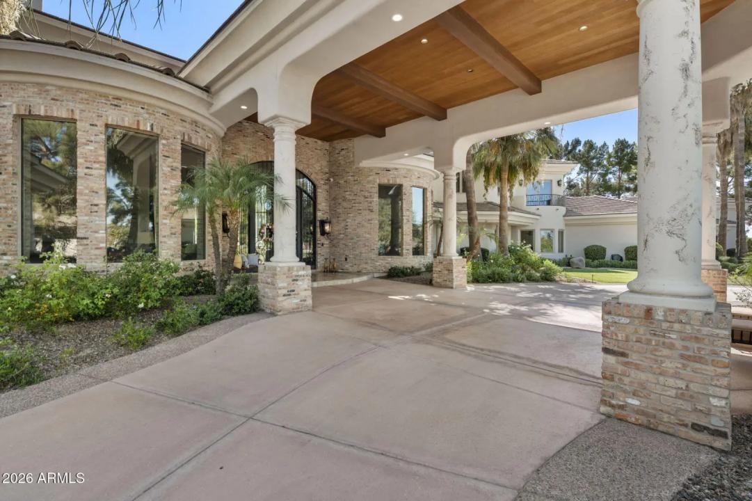 Real Estate Picture 7