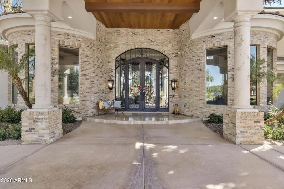 Real Estate Picture 8