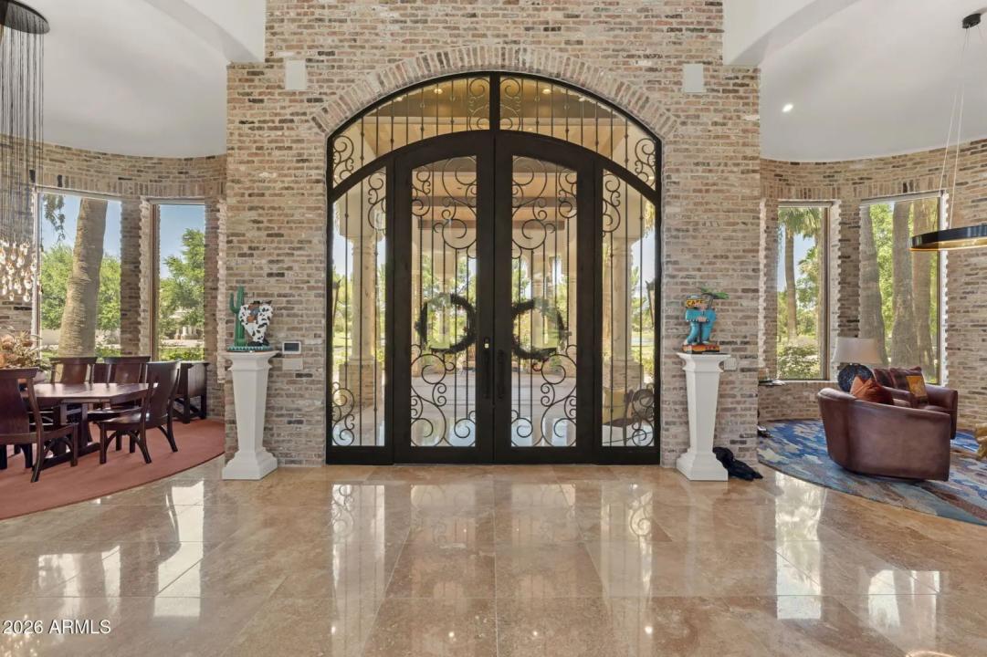 Real Estate Picture 9