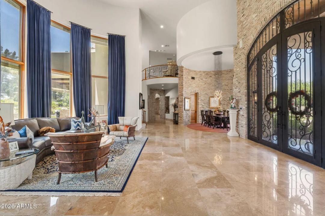 Real Estate Picture 12