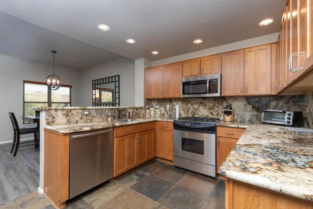 Real Estate Picture 10