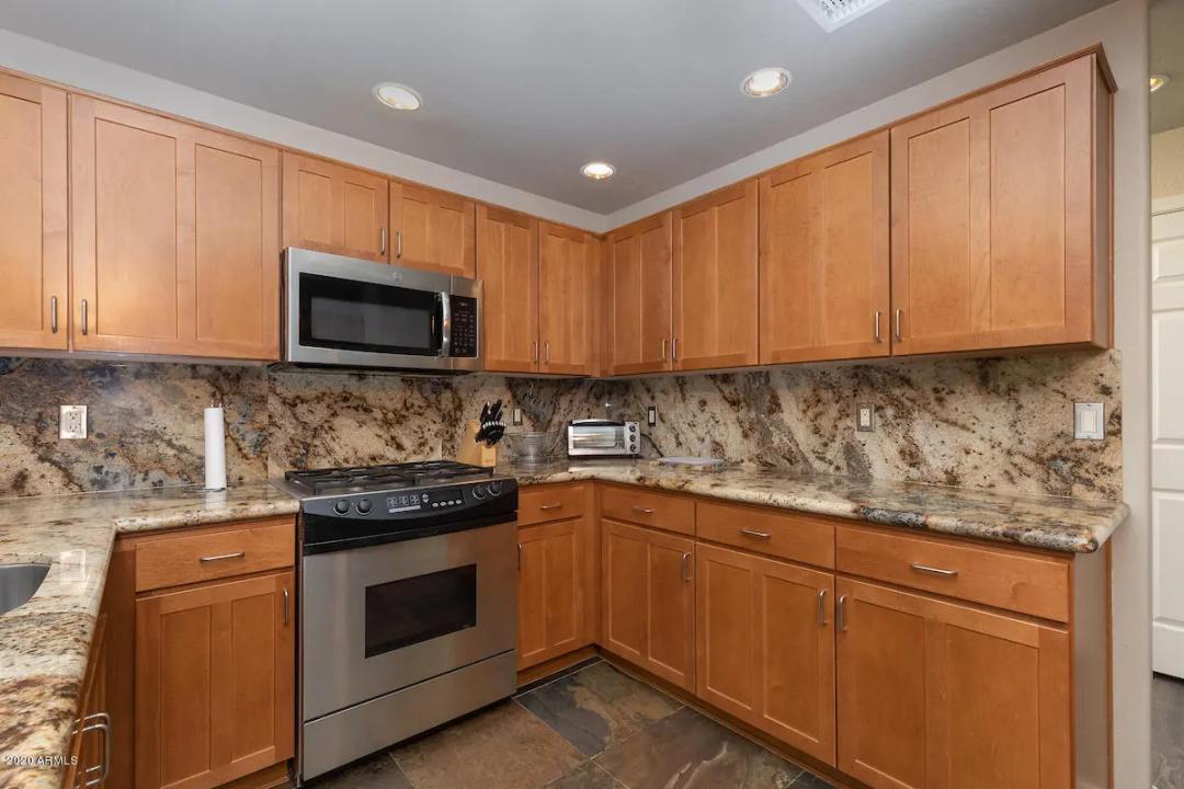 Real Estate Picture 12