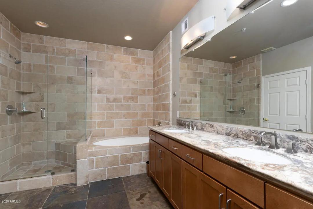 Real Estate Picture 14