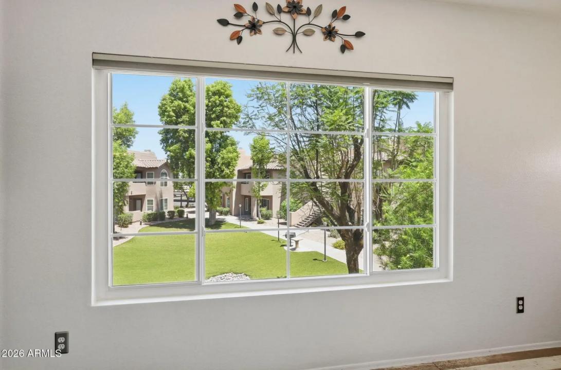 Real Estate Picture 12
