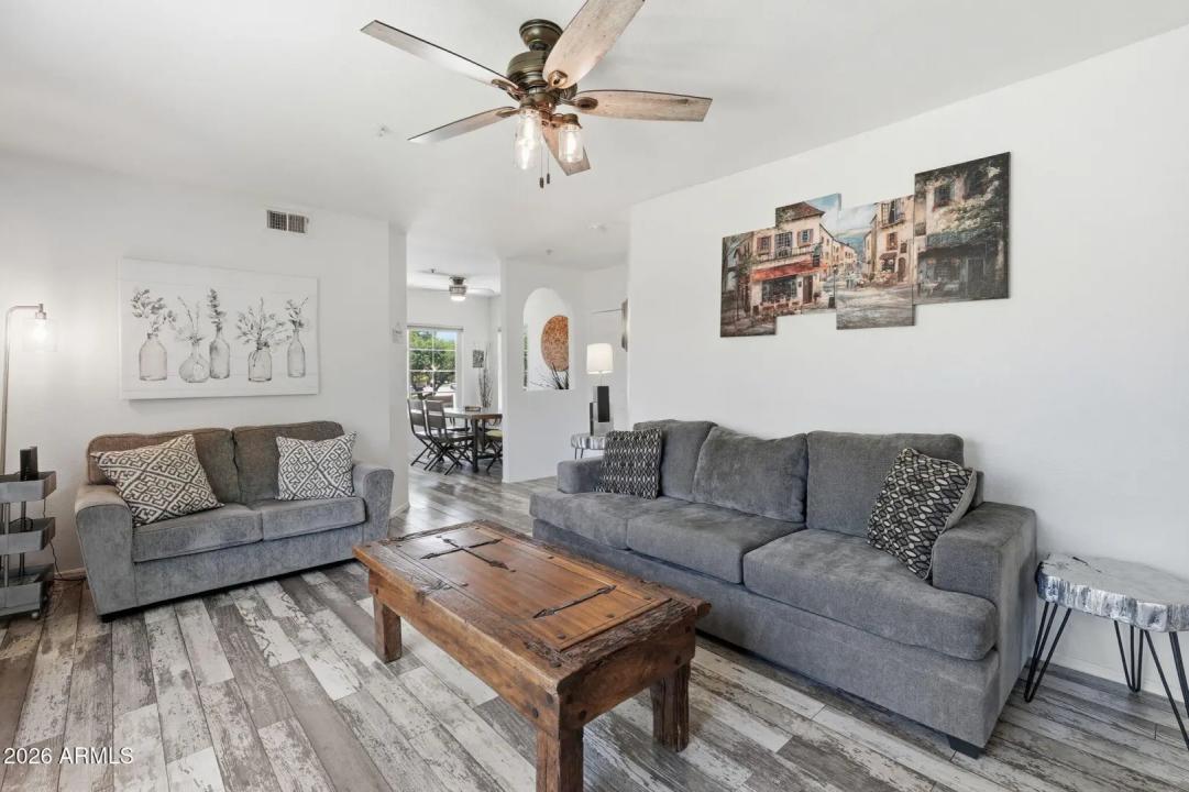 Real Estate Picture 11