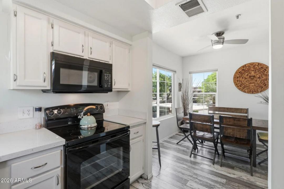 Real Estate Picture 5