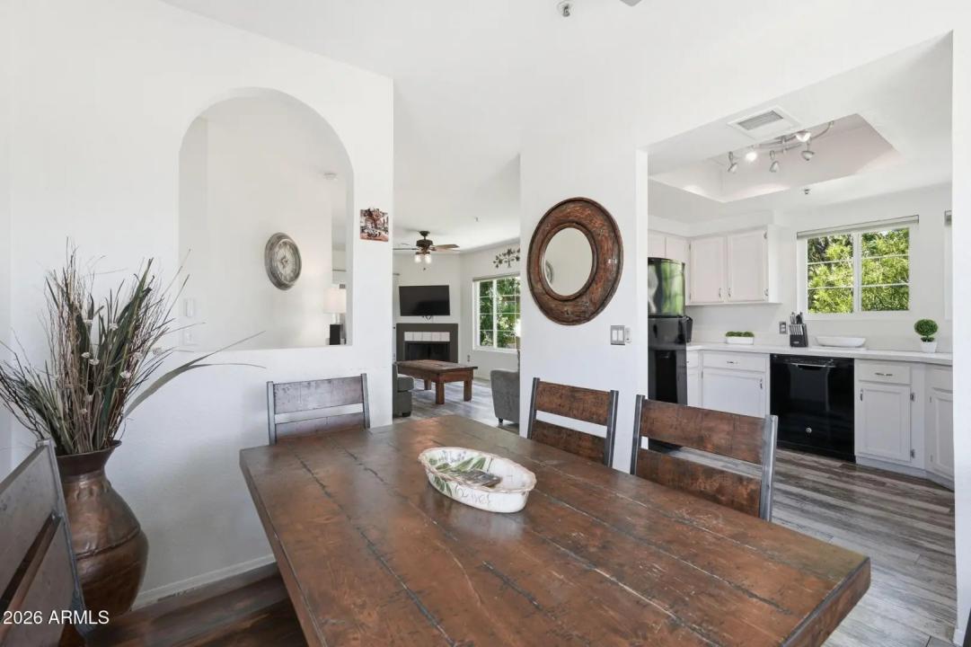 Real Estate Picture 8