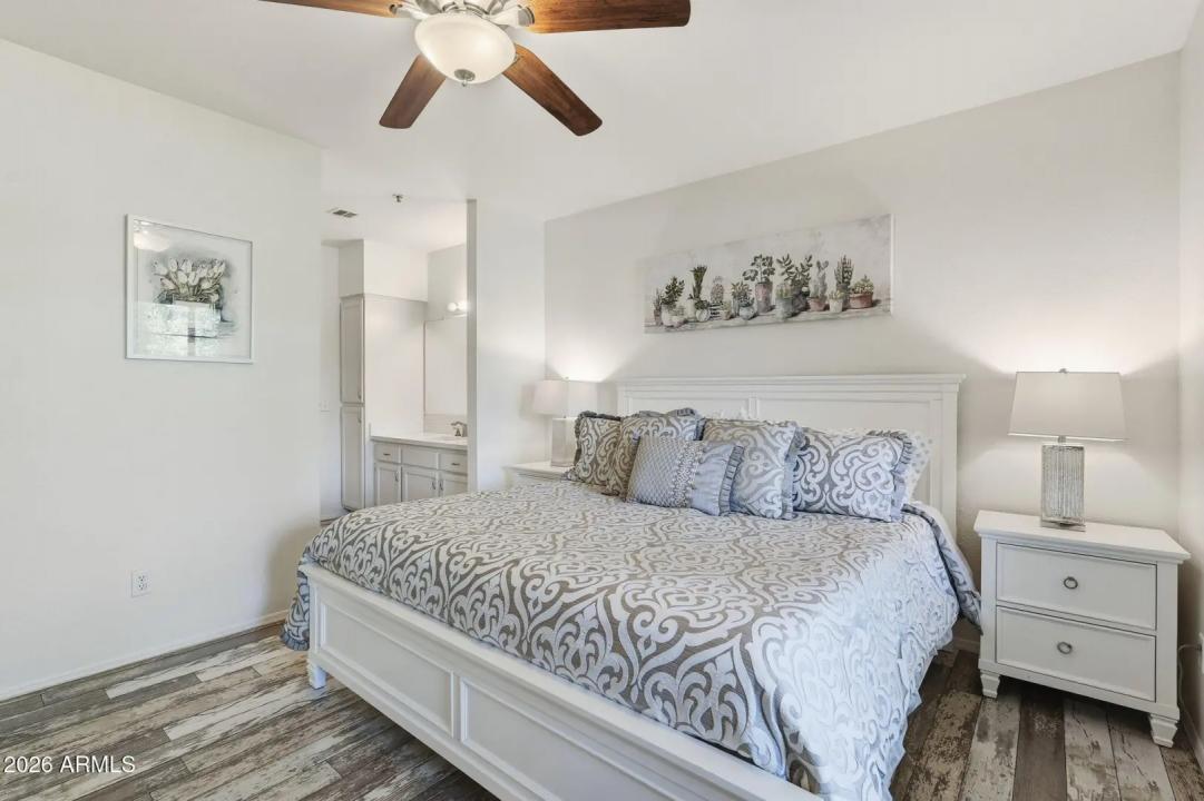 Real Estate Picture 14