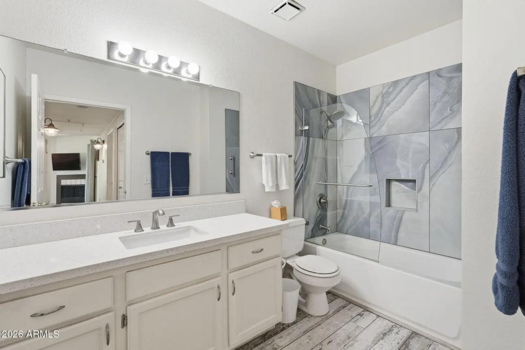 Real Estate Picture 20