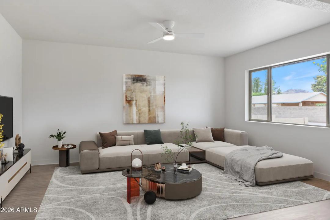 Real Estate Picture 3