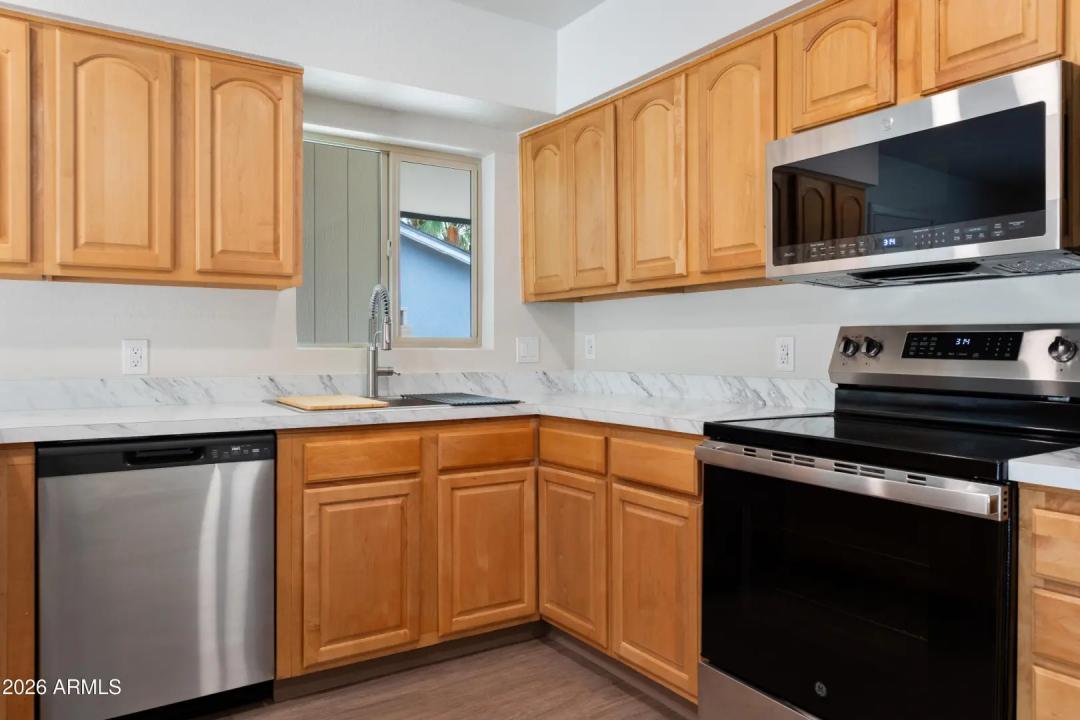 Real Estate Picture 5
