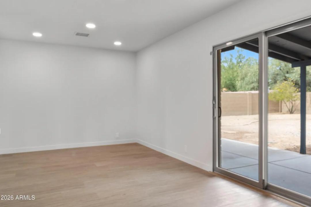Real Estate Picture 15