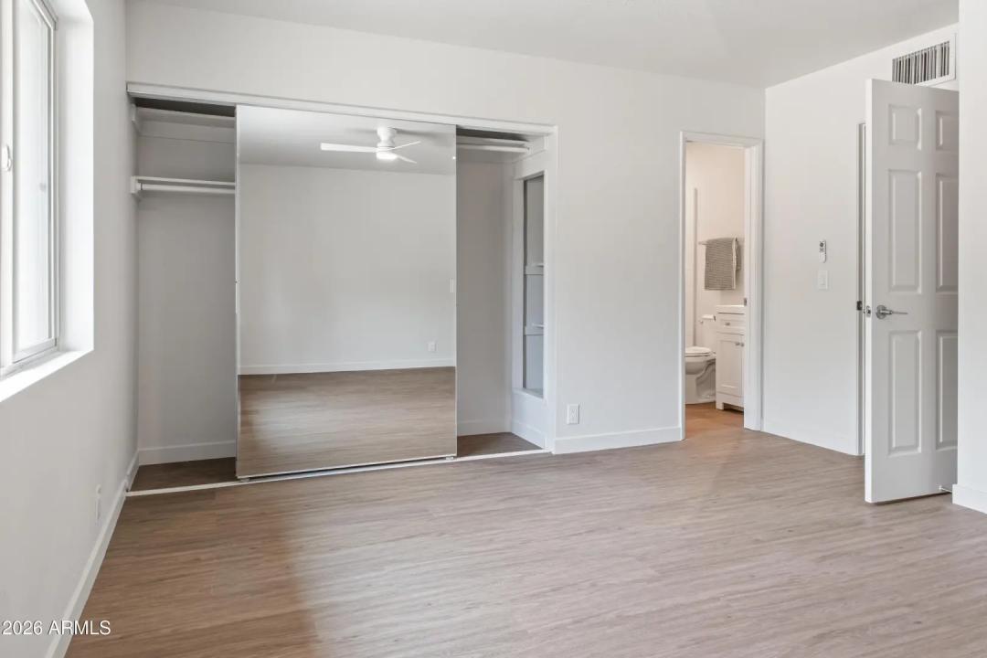 Real Estate Picture 17
