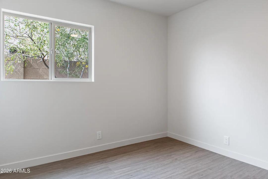 Real Estate Picture 21