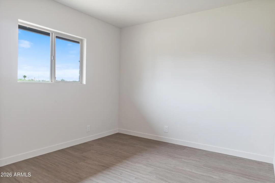 Real Estate Picture 23