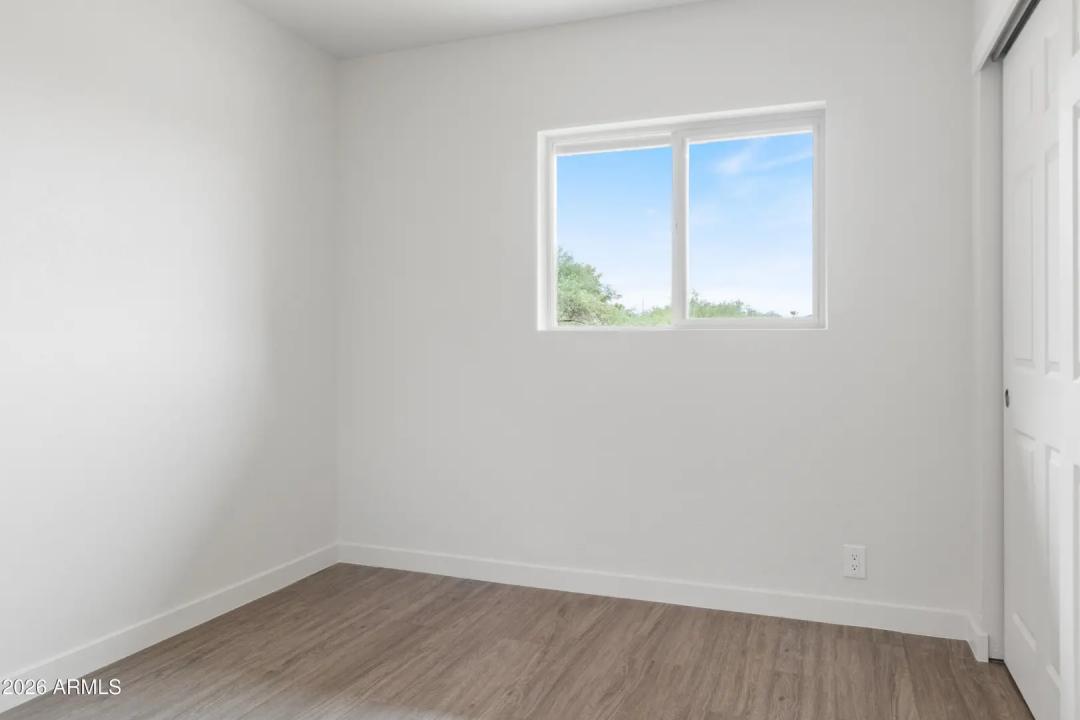 Real Estate Picture 25