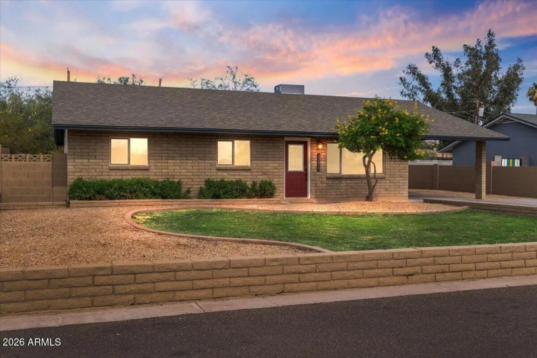 13829 N 10TH Place Phoenix AZ 85022