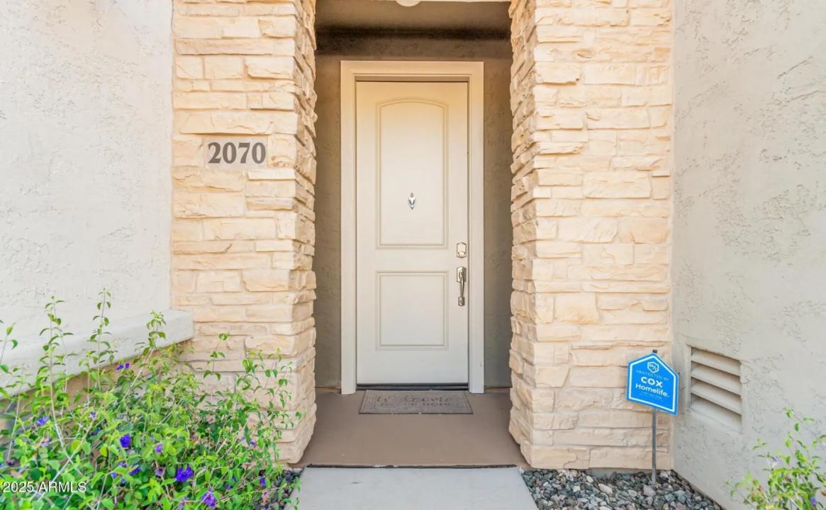 Real Estate Picture 3