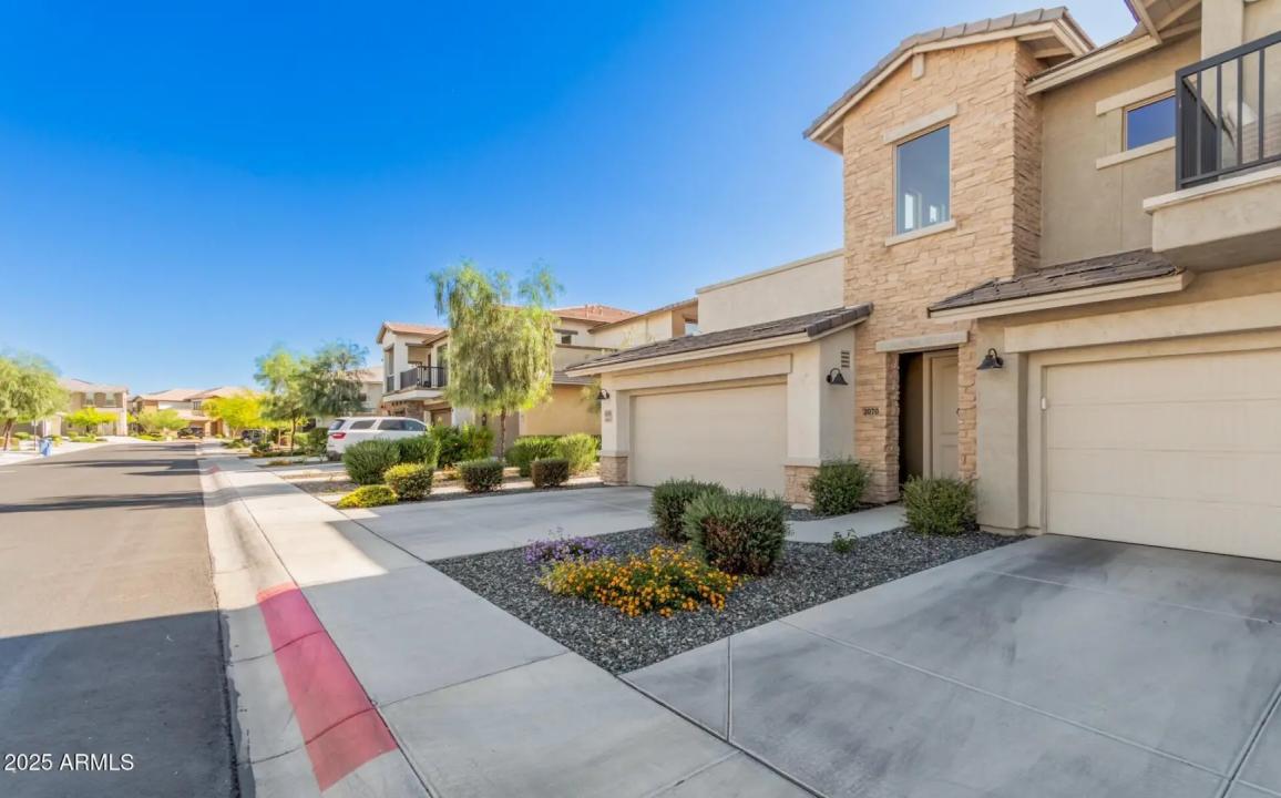 Real Estate Picture 4