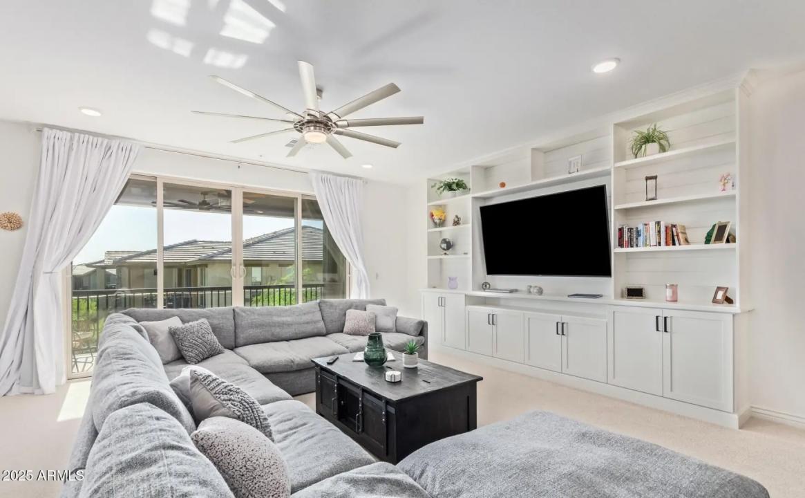 Real Estate Picture 6
