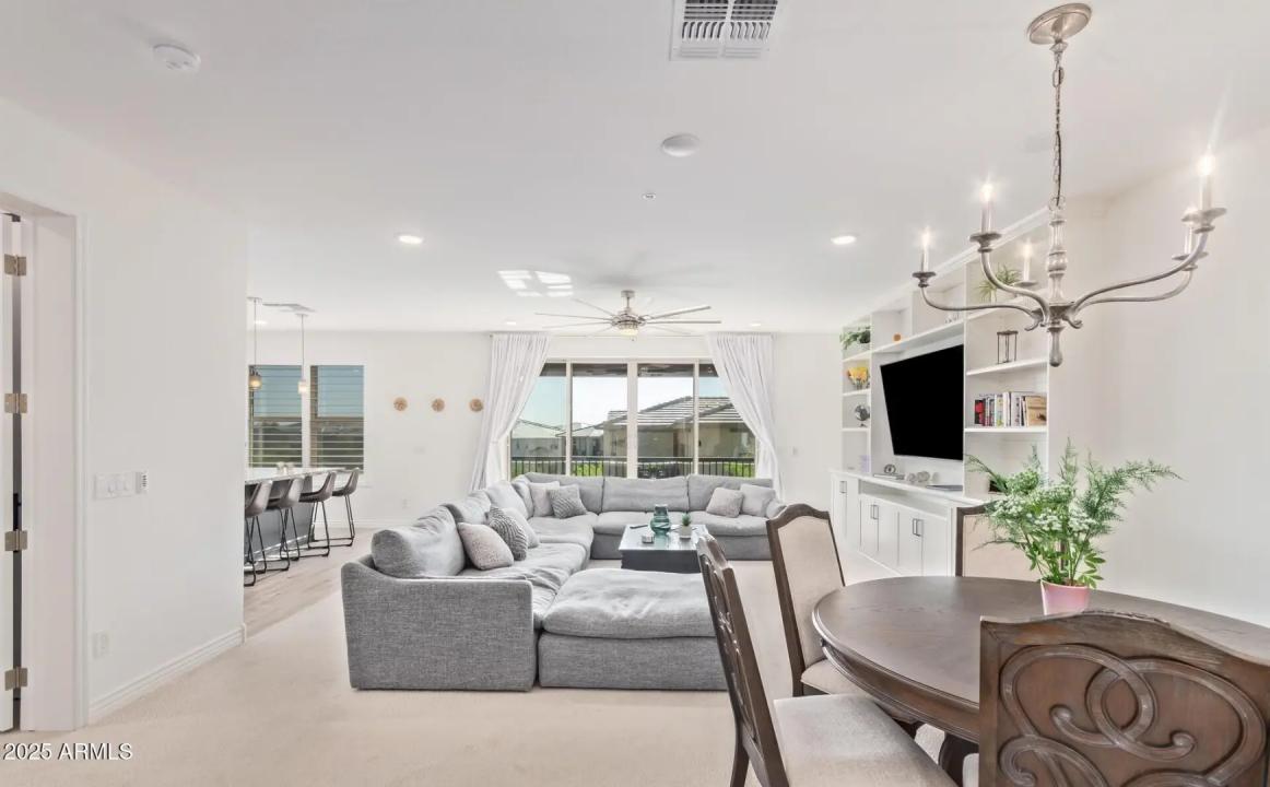 Real Estate Picture 8