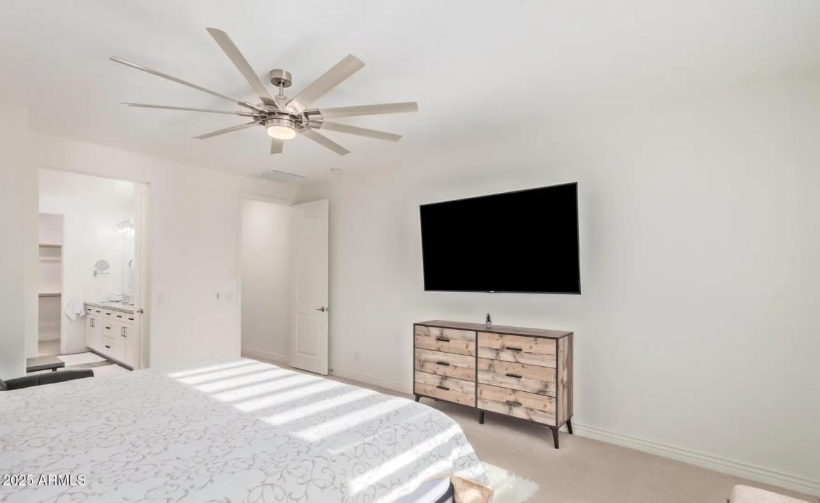 Real Estate Picture 17