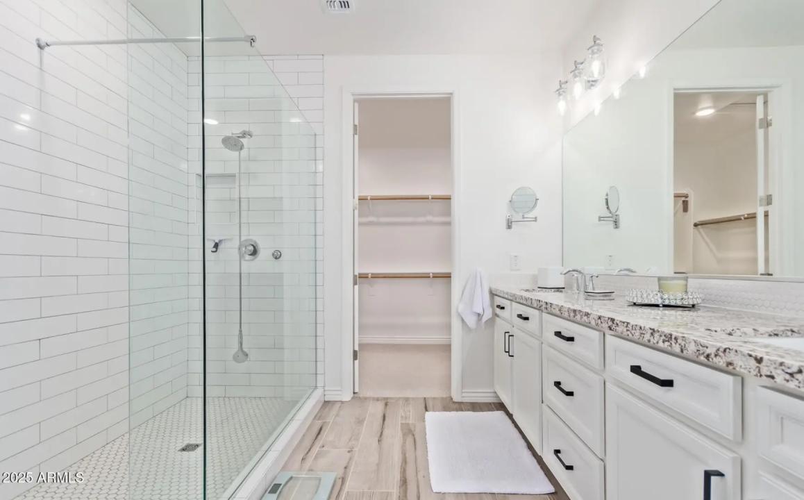 Real Estate Picture 18