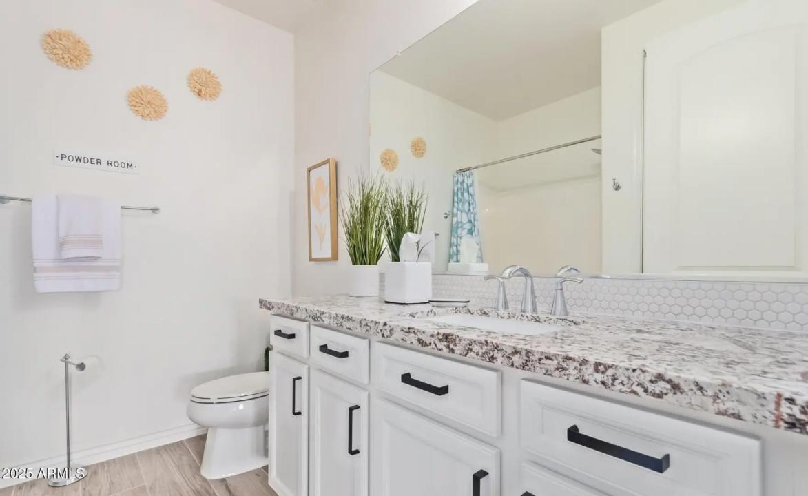Real Estate Picture 23