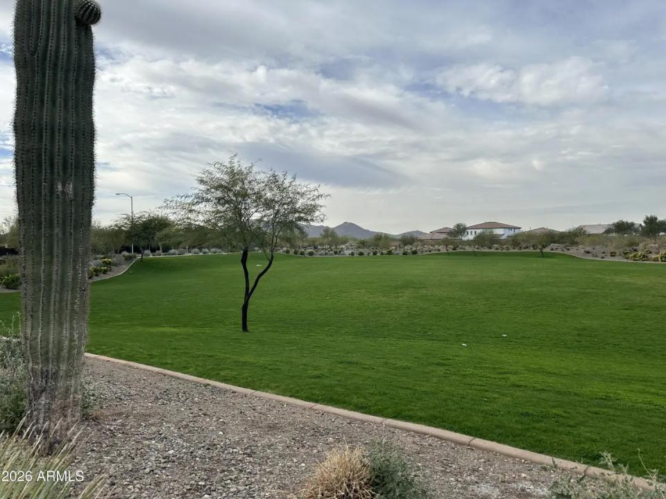 Real Estate Picture 13