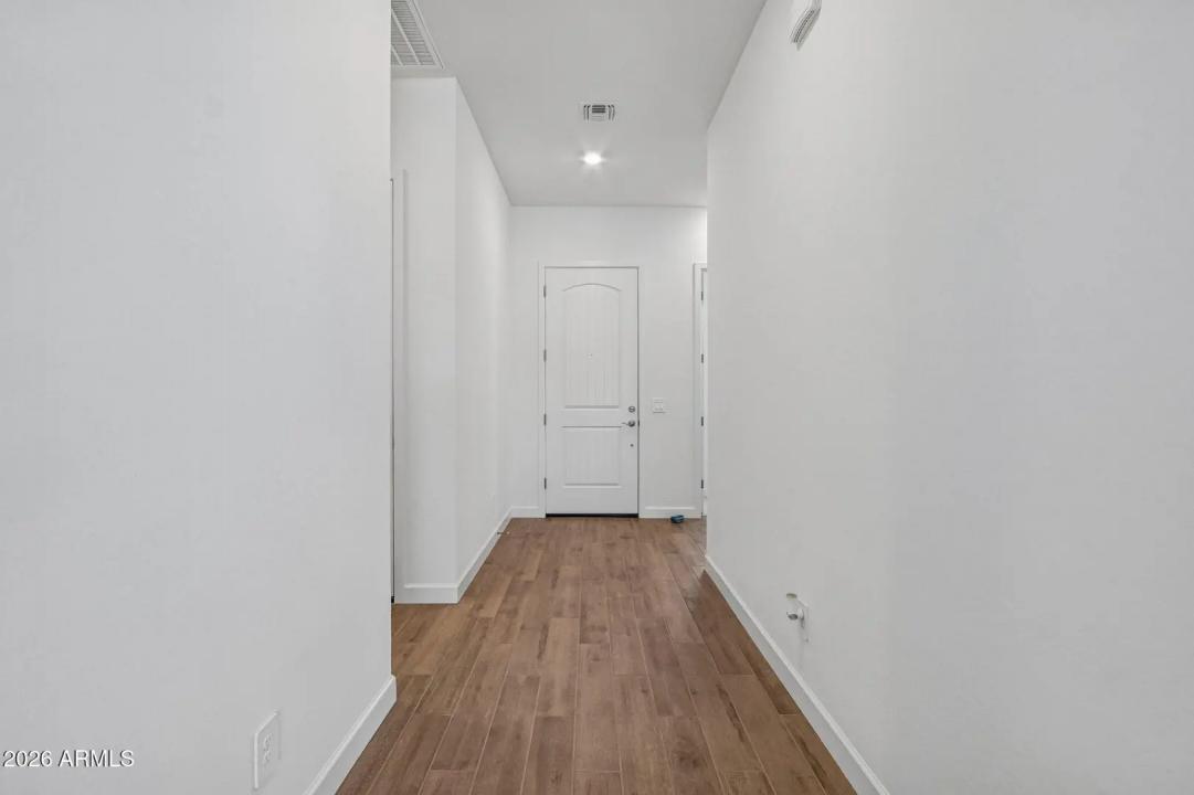 Real Estate Picture 5