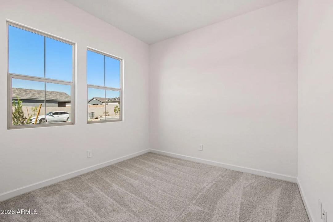 Real Estate Picture 14