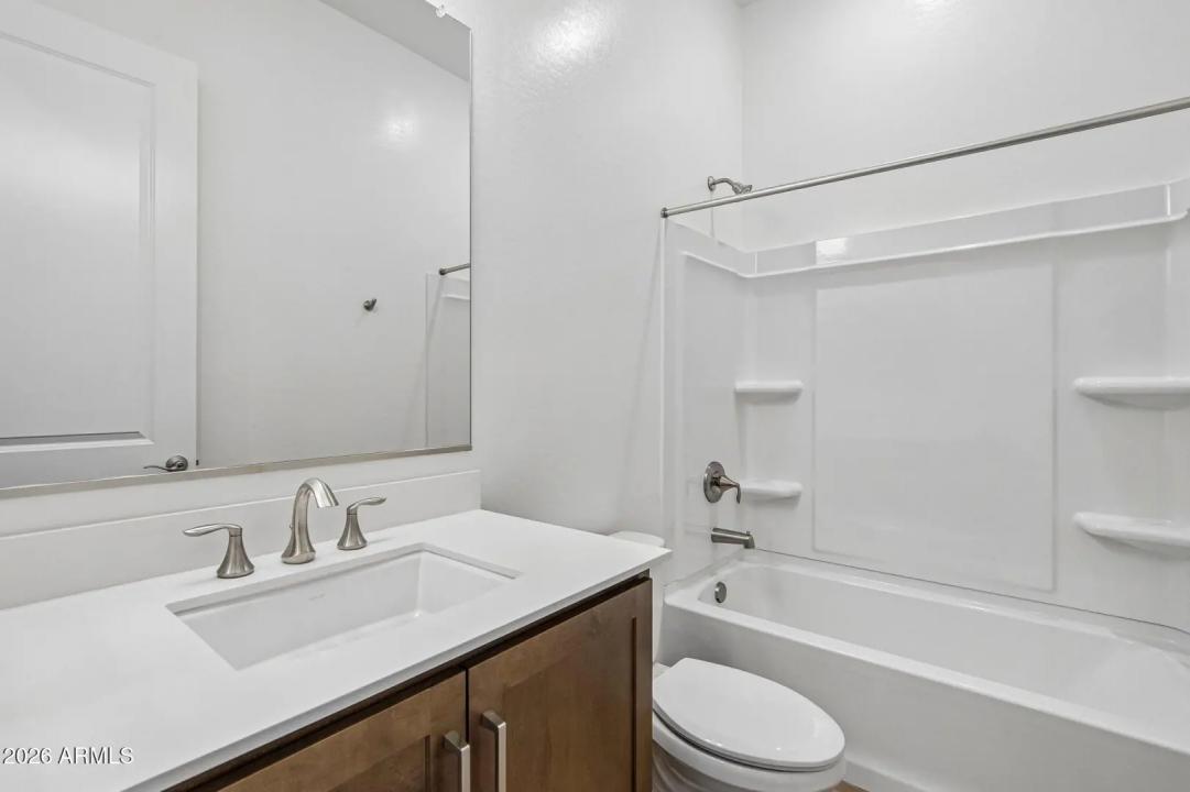 Real Estate Picture 18