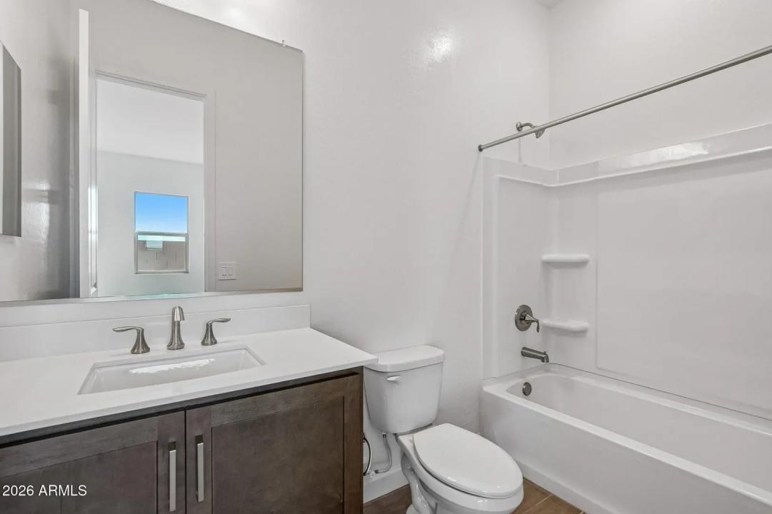 Real Estate Picture 22