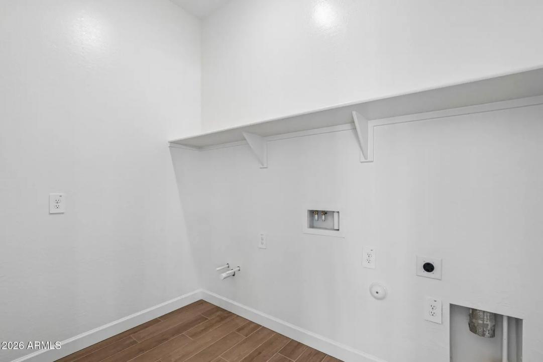 Real Estate Picture 25