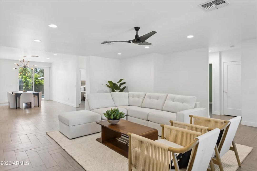 Real Estate Picture 6