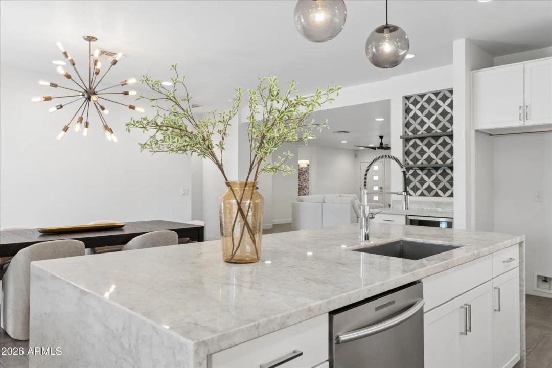 Real Estate Picture 13