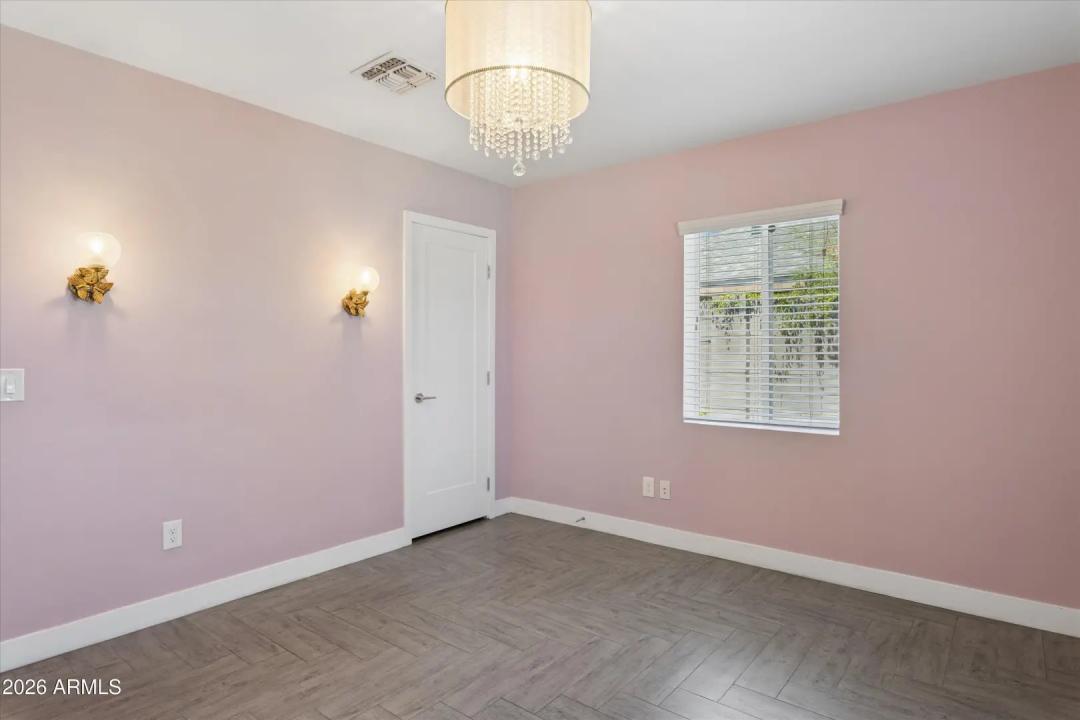 Real Estate Picture 21