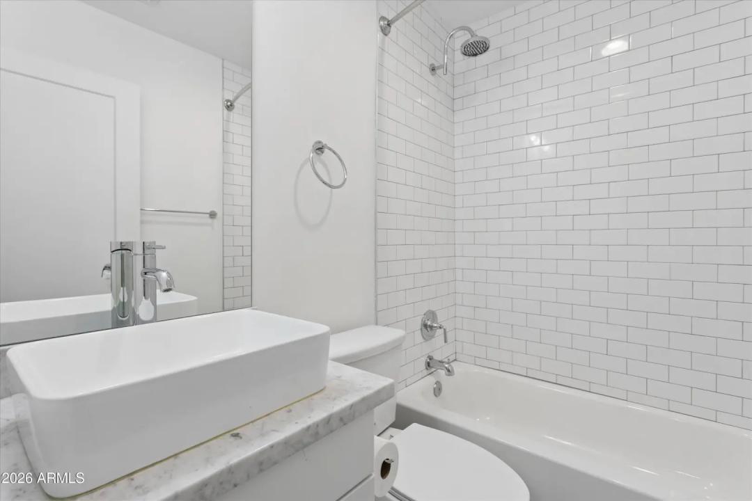 Real Estate Picture 22