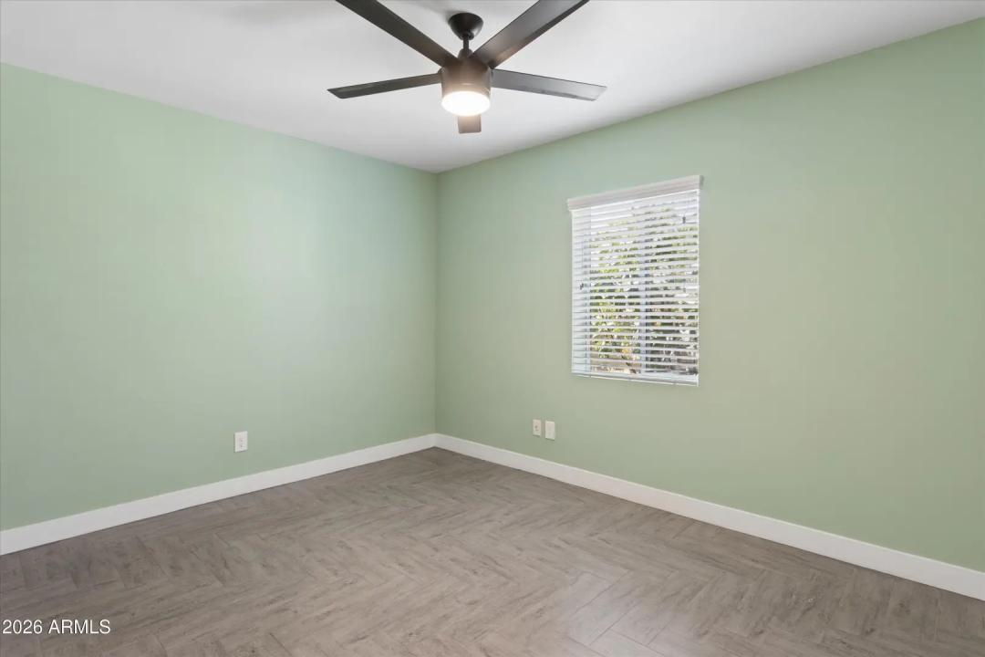 Real Estate Picture 23