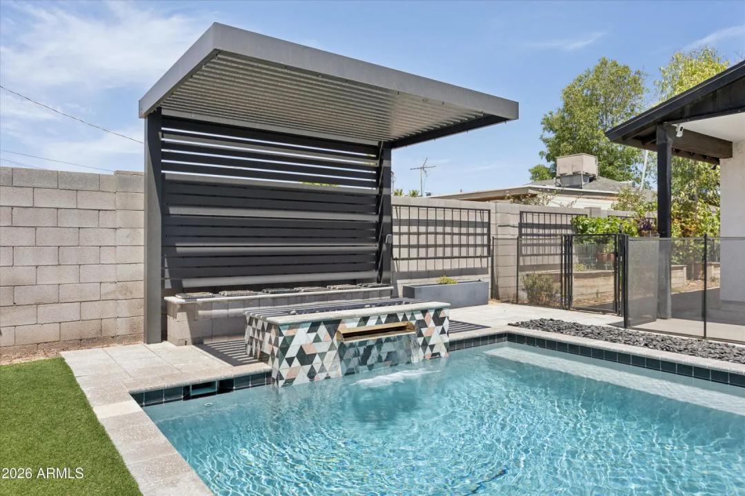 Real Estate Picture 32