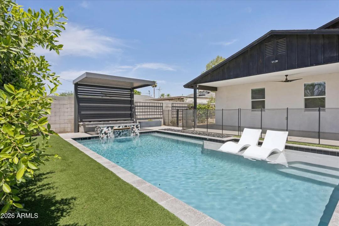 Real Estate Picture 33
