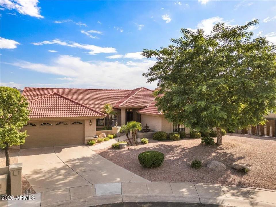 Real Estate Picture 4