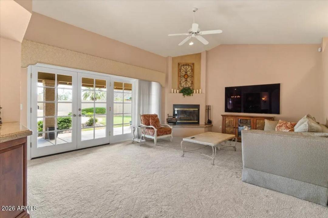 Real Estate Picture 8
